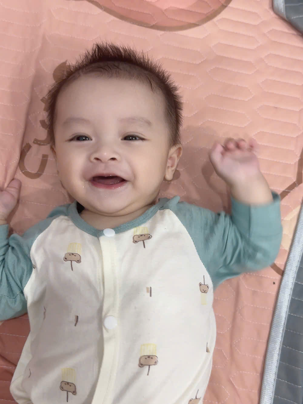 Bé Xoài 6 tháng tuổi